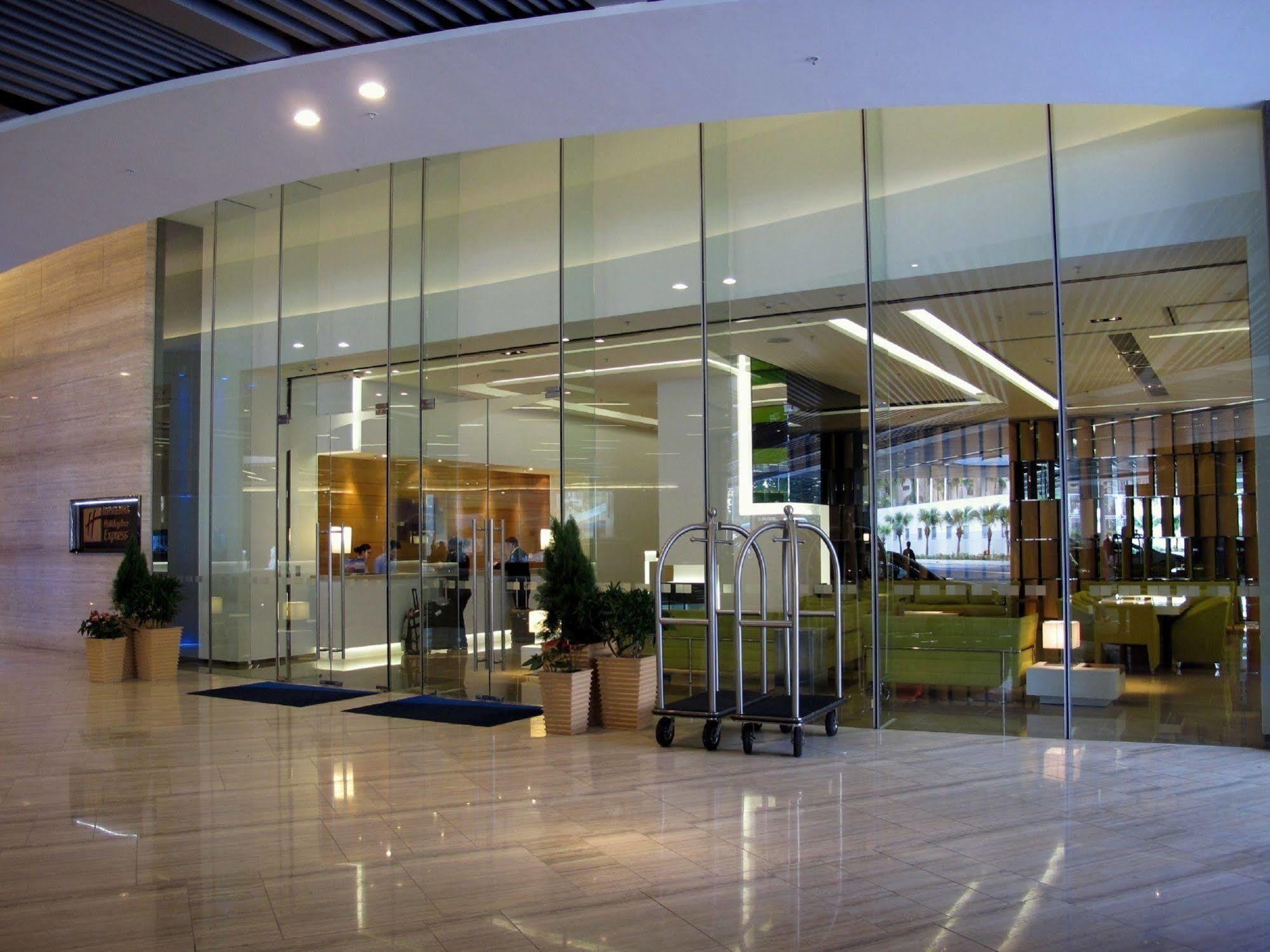 Holiday Inn Express Hong Kong Kowloon East, An Ihg Hotel Esterno foto